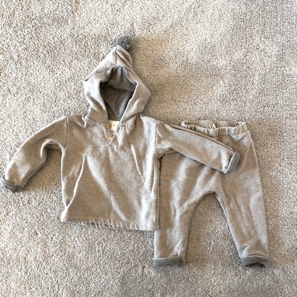 H&M toddler sweatsuit size 12-18 mo